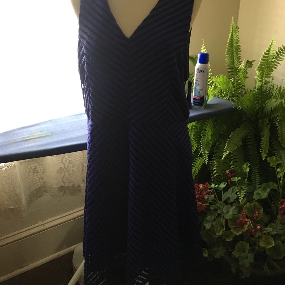 Dress - Picture 2 of 4